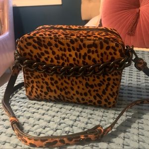 Kendall & Kylie “Lucy” Leopard Crossbody!